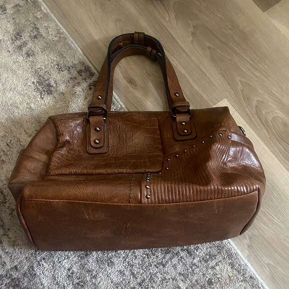 Elegant Brown Leather Duffel Bag for Women - Picture 1 of 5
